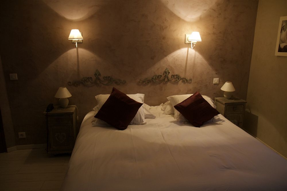 فندق Le Crillon Murs  المظهر الخارجي الصورة
